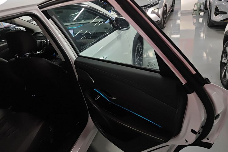 捷途X90 PRO 2024款 2.0T DCT尊贵版 5座中控内饰45