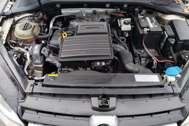 大众 高尔夫 2015款 1.6L 自动舒适型机舱底盘24