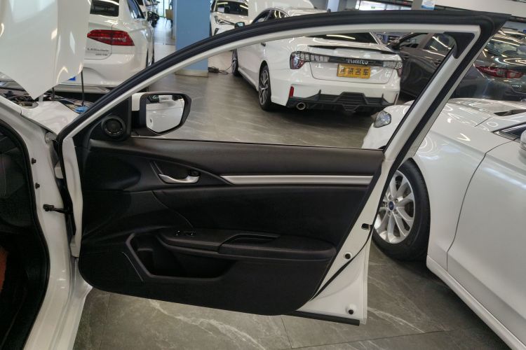 本田 思域 2019款 220TURBO CVT劲动版 国VI中控内饰7005