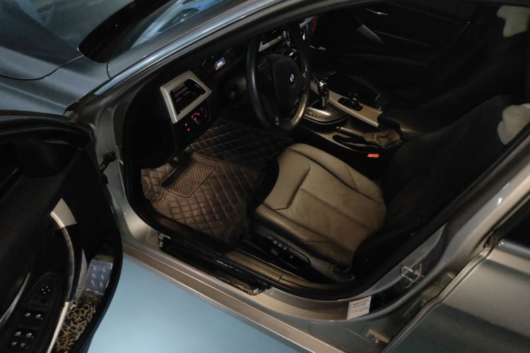 宝马3系 2014款 320Li 时尚型中控内饰7003