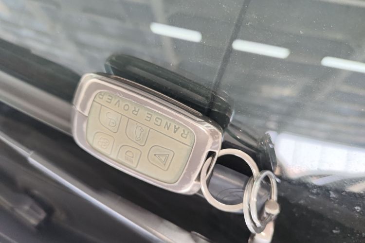 路虎 发现 2017款 3.0 SC V6 HSE中控内饰7001