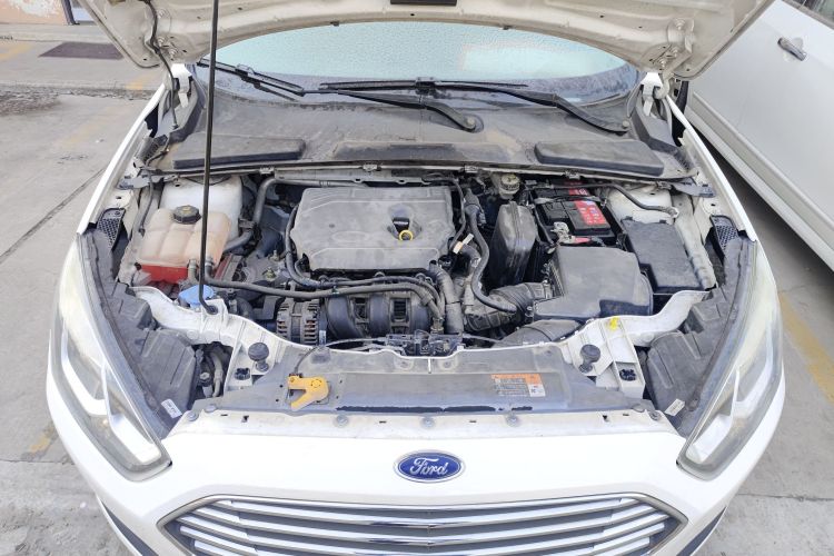 福特 福睿斯 2019款 改款 1.5L 自动质享型（胎压监测） 国VI机舱底盘24