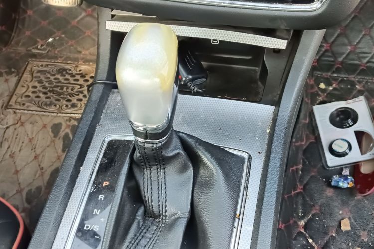 荣威i6 2017款 20T 自动旗舰版中控内饰18