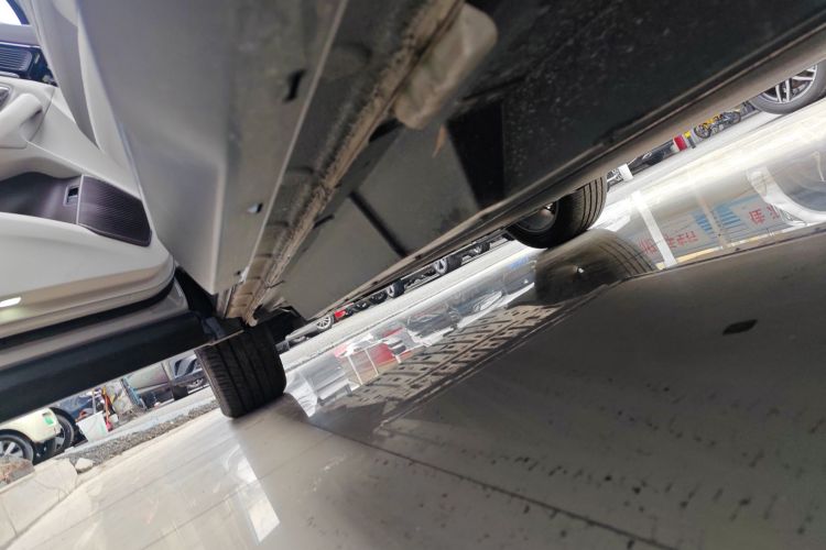 比亚迪 宋PLUS新能源 2025款 EV 智驾版 520km 尊贵型局部细节9002