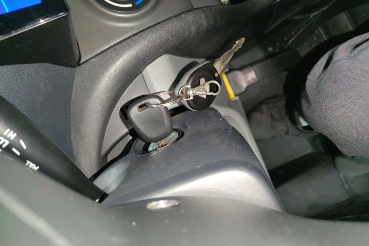 铃木 奥拓 2013款 1.0L 自动豪华型中控内饰7001