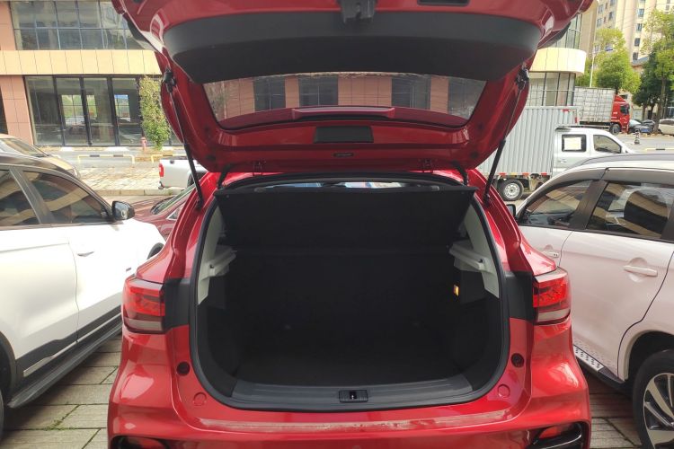 名爵ZS 2020款 180DVVT 自动Lite机舱底盘23