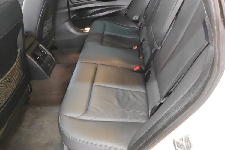 宝马3系GT 2013款 320i 领先型中控内饰7004