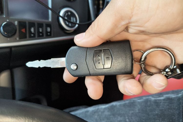 马自达6 2013款 2.0L 自动时尚型中控内饰11