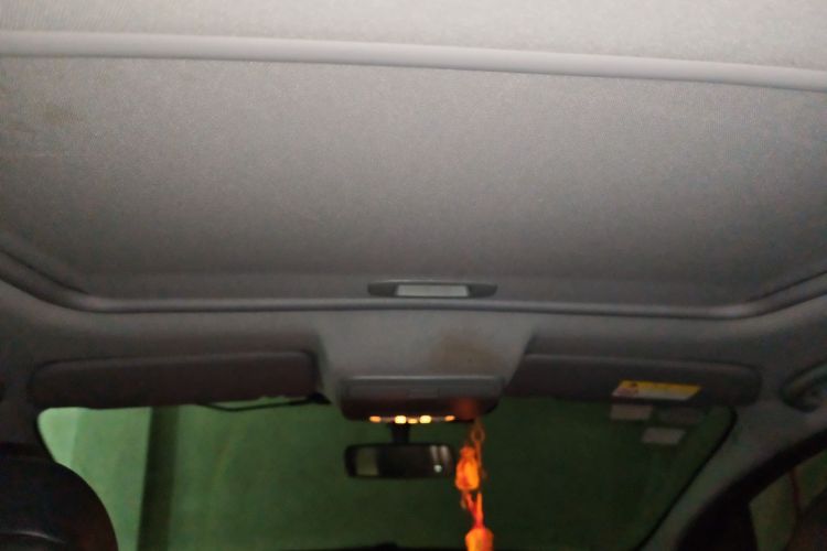 标致3008 2015款 2.0L 自动潮流版中控内饰22