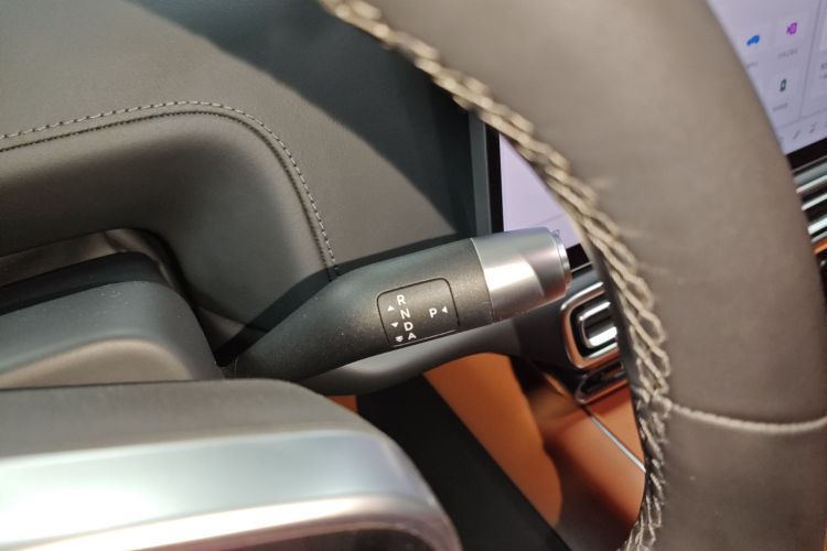 理想汽车 理想L7 2023款 Air中控内饰18