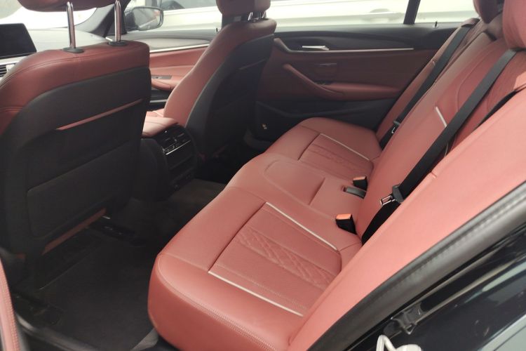 宝马5系 2023款 530Li 领先型 M运动套装中控内饰21