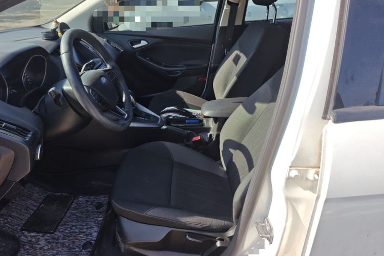 福特 福克斯 2017款 两厢 1.6L 自动舒适型智行版局部细节19