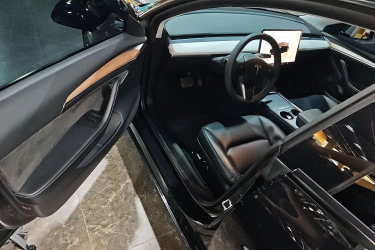 特斯拉 Model 3 2022款 后轮驱动版中控内饰7003