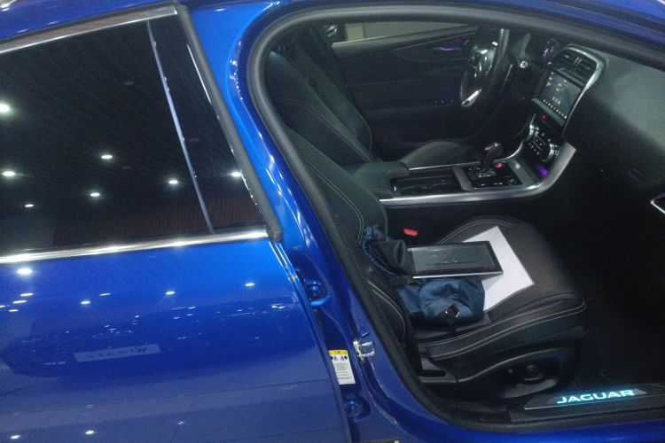 捷豹XEL 2020款 2.0T 200PS R-DYNAMIC 青春运动版局部细节41