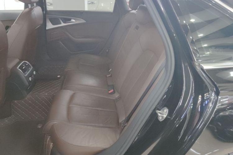 奥迪A6L 2018款 30周年年型 45 TFSI quattro 运动型中控内饰21