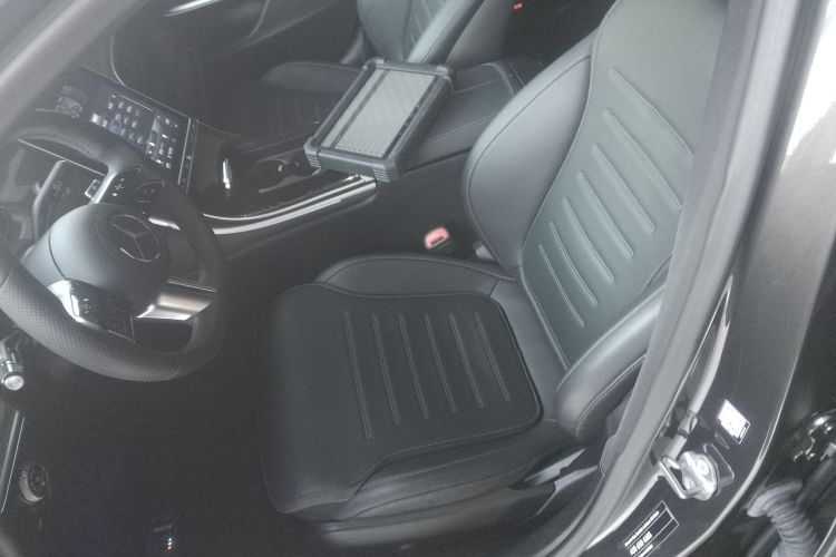 奔驰C级 2022款 C 260 L 运动版中控内饰19