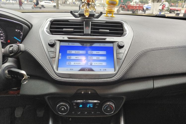 福特 福睿斯 2015款 1.5L 手动时尚型局部细节16