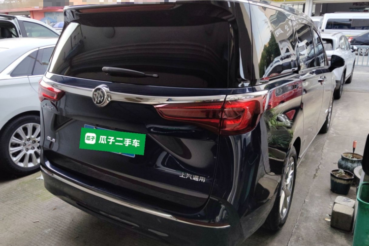 别克GL8 2020款 Avenir艾维亚 四座尊礼版车身外观6005