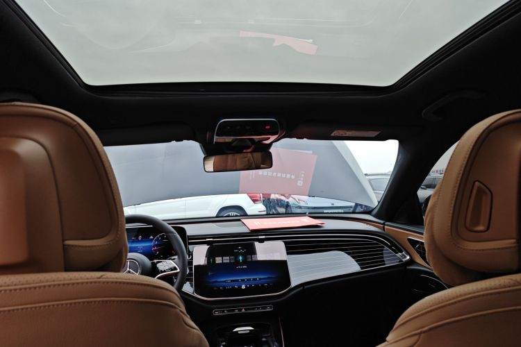 奔驰E级 2024款 E 260 L中控内饰22