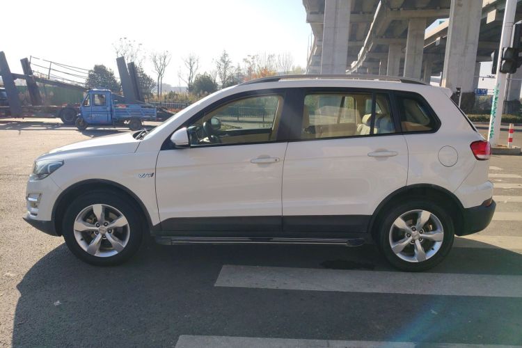 众泰 大迈X5 2017款 超值版 1.6L 手动时尚型车身外观4