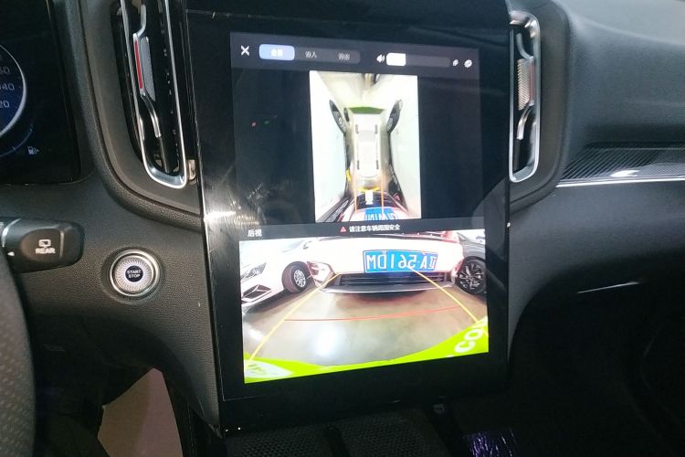 红旗HS3 2023款 2.0T 四驱有为版中控内饰16