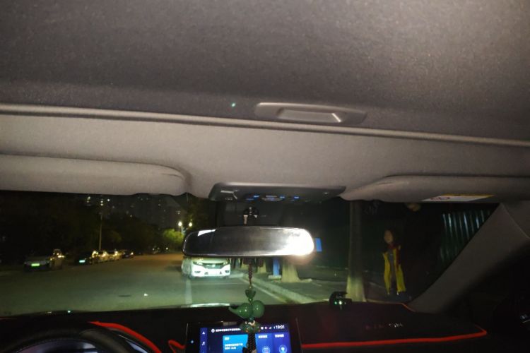 丰田 亚洲龙 2023款 2.0L 豪华版中控内饰22