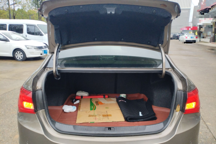 别克 英朗 2015款 15N 自动豪华型机舱底盘23