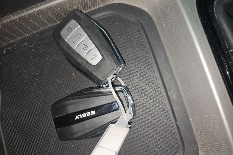 吉利汽车 帝豪 2023款 第4代冠军版 1.5L CVT尊贵型中控内饰7001