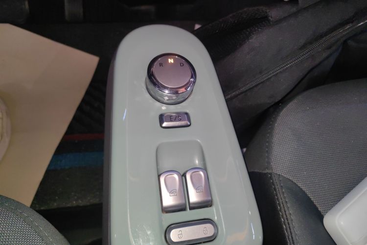 长安启源 长安Lumin 2023款 205km 香沁款中控内饰18