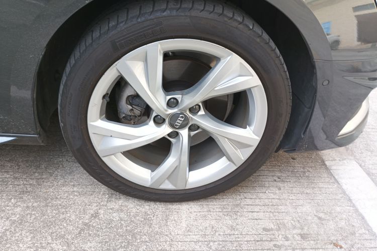 奥迪A4L 2020款 40 TFSI 豪华致雅型车身外观10