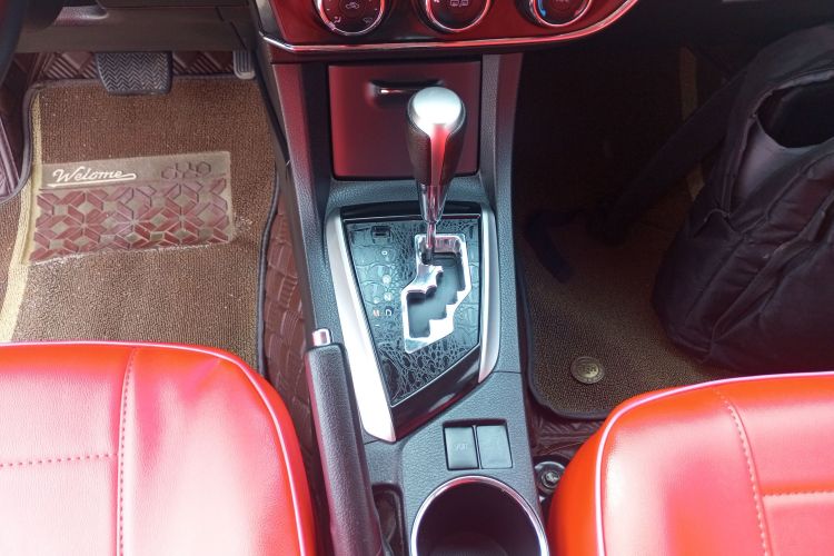 丰田 卡罗拉 2017款 1.6L CVT GL中控内饰18