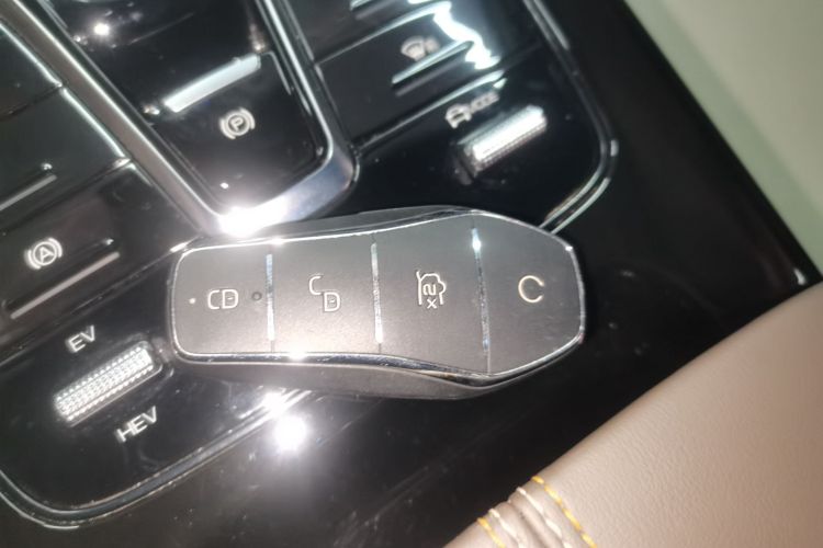 比亚迪 秦PLUS 2023款 冠军版 DM-i 55KM领先型中控内饰7001