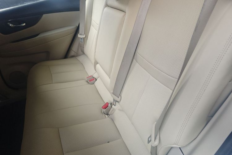 日产 奇骏 2017款 2.0L CVT舒适版 2WD中控内饰21