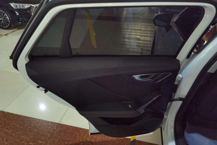 奥迪Q2L 2023款 35TFSI 进取动感型中控内饰7008