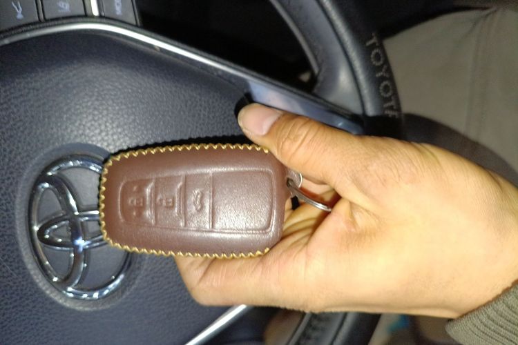 丰田 凯美瑞 2019款 2.5G 豪华版 国VI中控内饰7001