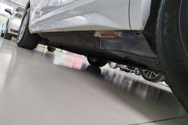 奥迪Q3 2018款 30周年年型 30 TFSI 时尚型机舱底盘30