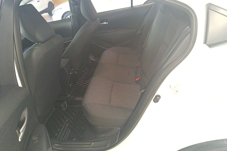 丰田 卡罗拉 2023款 1.8L 智能电混双擎 精英版中控内饰7004