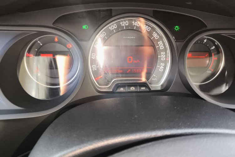 雪铁龙C5 2014款 1.6T 自动尊享型局部细节14