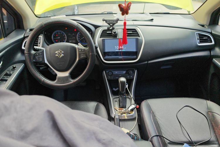 铃木 锋驭 2015款 1.6L CVT两驱精英型中控内饰12