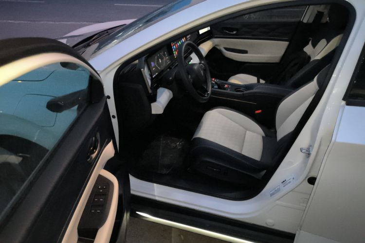 灵悉L 2024款 头号玩家版中控内饰20