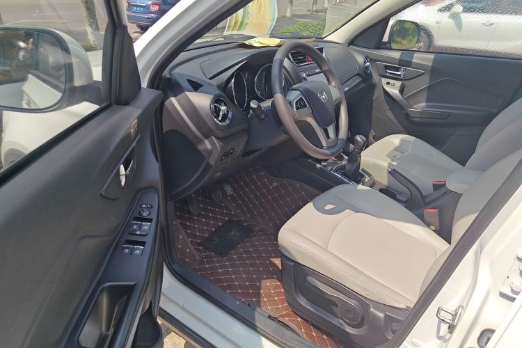 北汽幻速S3 2017款 1.5L 手动豪华型中控内饰20