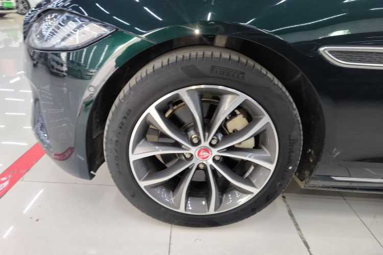 捷豹XFL 2023款 XFL 2.0T P250 两驱精英运动版车身外观6007