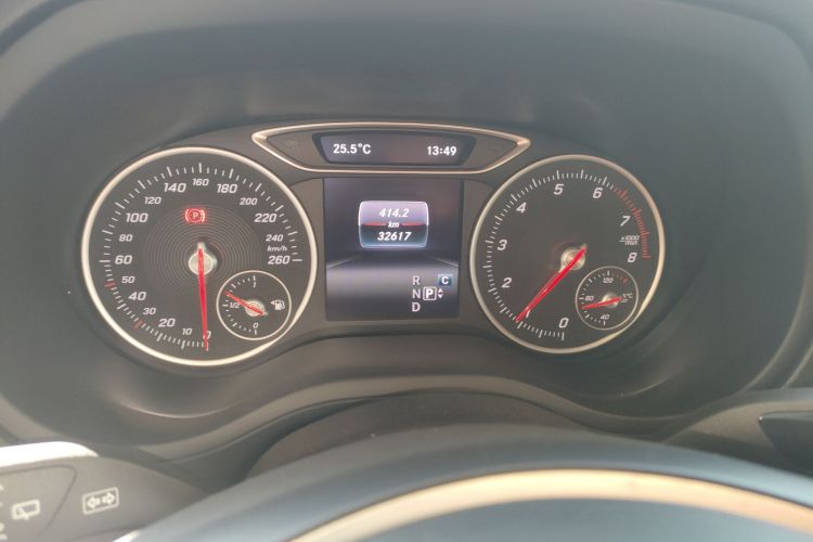 奔驰B级 2019款 B 200 动感型局部细节14