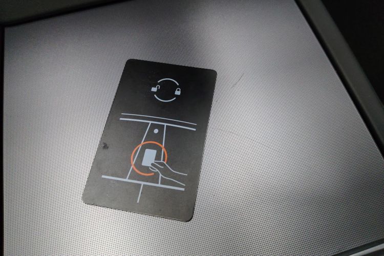 特斯拉 Model 3 2023款 后轮驱动版中控内饰11