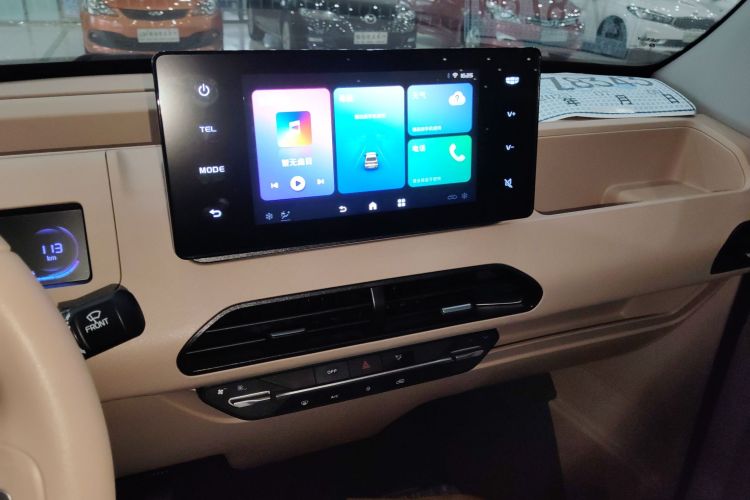 吉利银河 2023款 熊猫mini 200km 耐力熊中控内饰16