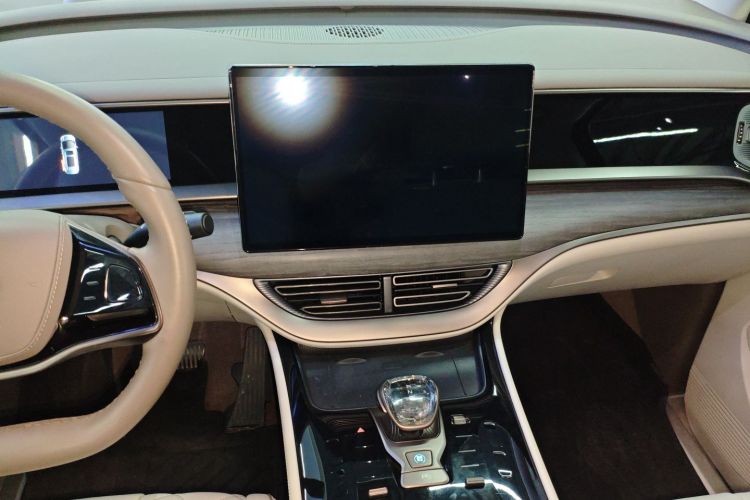 腾势D9 2022款 DM-i 970 四驱尊荣型中控内饰16