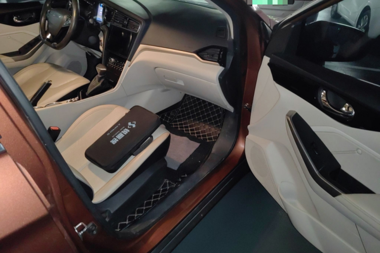 启辰D60 2018款 1.6L CVT智联豪华版局部细节9005