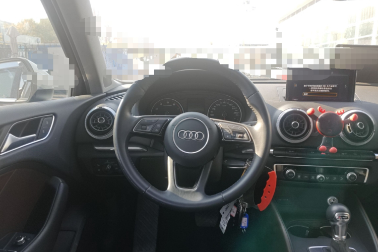 奥迪A3 2019款 Sportback 35 TFSI 风尚型 国VI中控内饰13