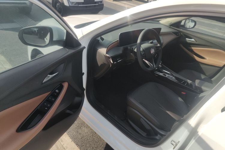 别克 威朗 2022款 Pro 533T 乐享版中控内饰7003