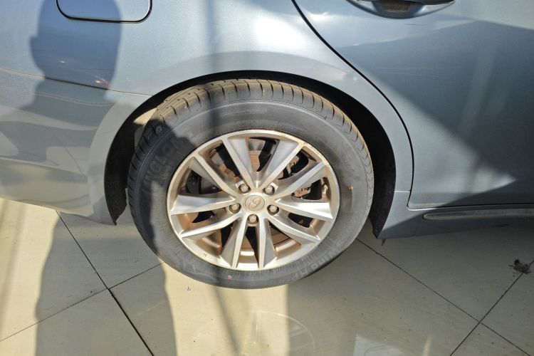 英菲尼迪Q50L 2015款 2.0T 悦享版车身外观6008
